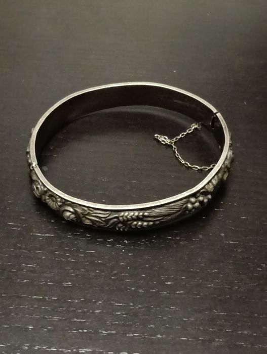 Bela bracelete/ escrava antiga