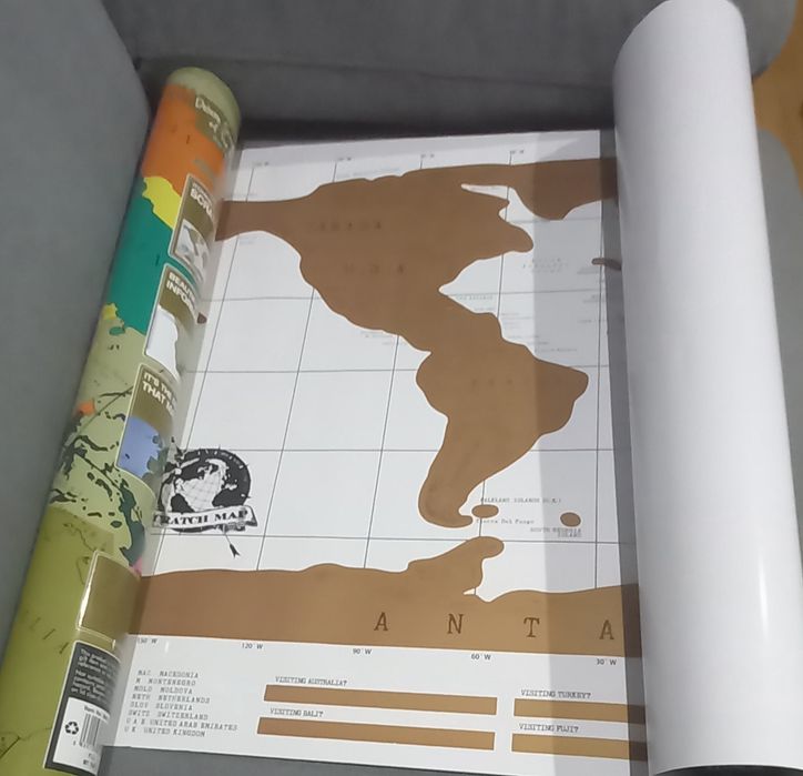 Mapa-mundi de raspar (Edição deluxe em Folha Dourada) da marca Luckies of London.