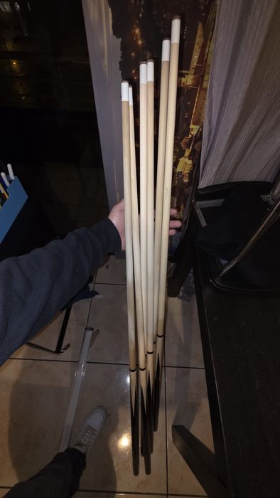 Taco de bilhar/sinuca em madeira com ponteira de couro – Design bicolo