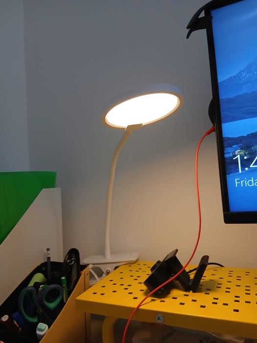 Yellow IKEA Monitor Stand | Suporte amarelo IKEA para monitor