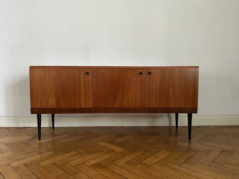 Komoda vintage PO RENOWACJI, lata 70-te, Super minimalistyczny design. PRL style.