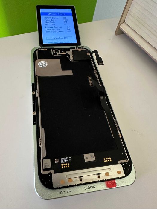 Oryginalny wyświetlacz Apple iPhone 14 Pro + górna taśma FVAT