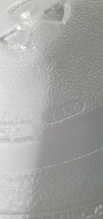Pratos NOVOS de microondas com 24,5cm Y45 e Y176