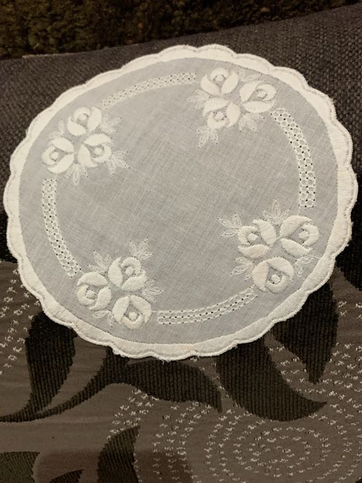 Serwetki lwyszywane haftowane