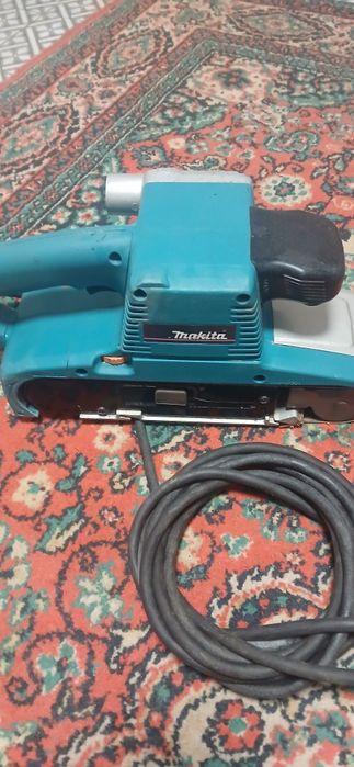 Професійна стрічкова шліфмашина Makita 9920 (Оригінал, Японія)