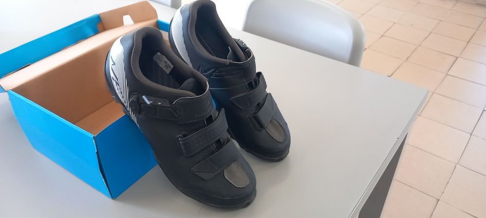Tenis bicicleta Shimano m3E de engate rápido como novos