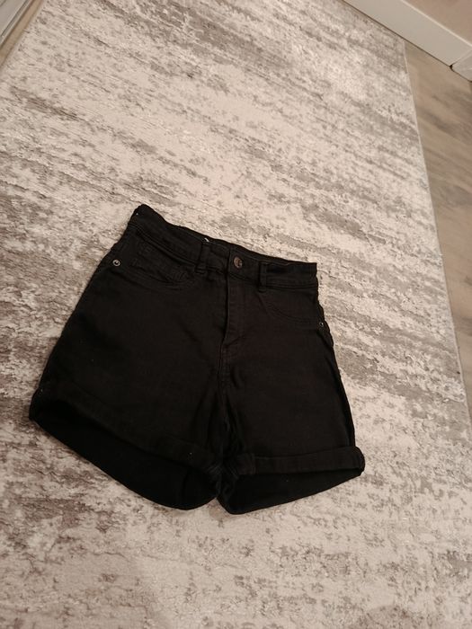 Spodenki jeansowe w rozmiarze XS