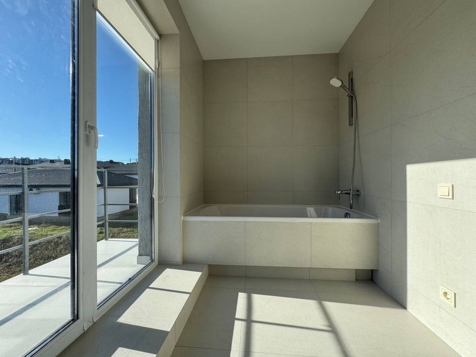 Продам котедж з ремонтом р-н Райський сад