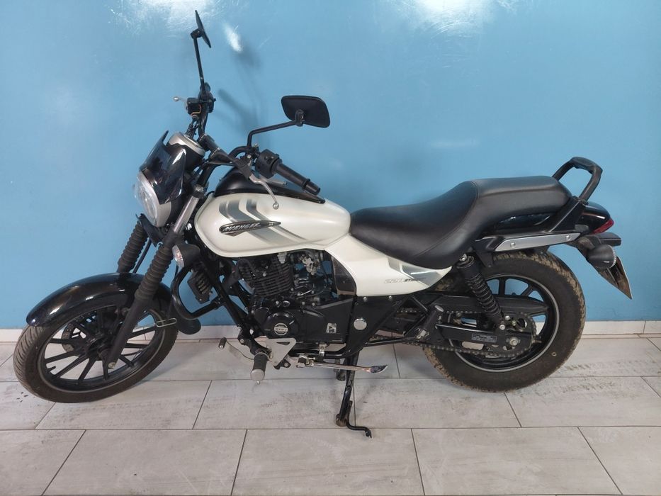 Мотоцикл Bajaj Avenger 220