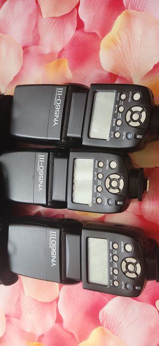 Фото спалахи Canon 430EX II, Speedlight YN560 III