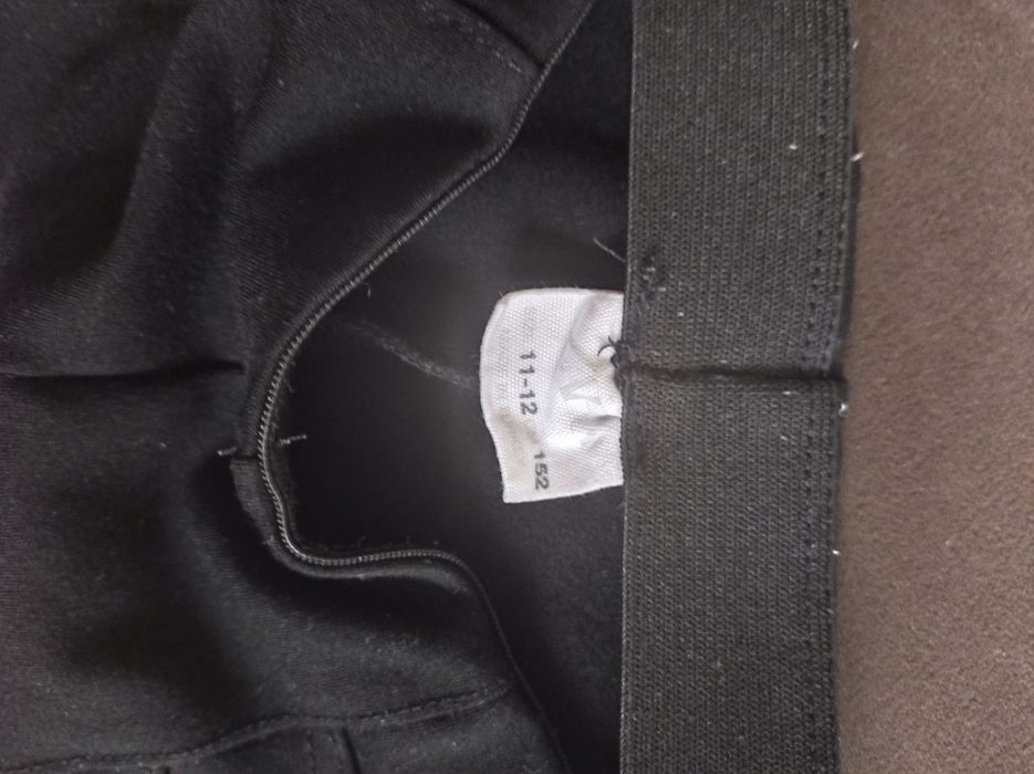Spodnie czarne 152 cm