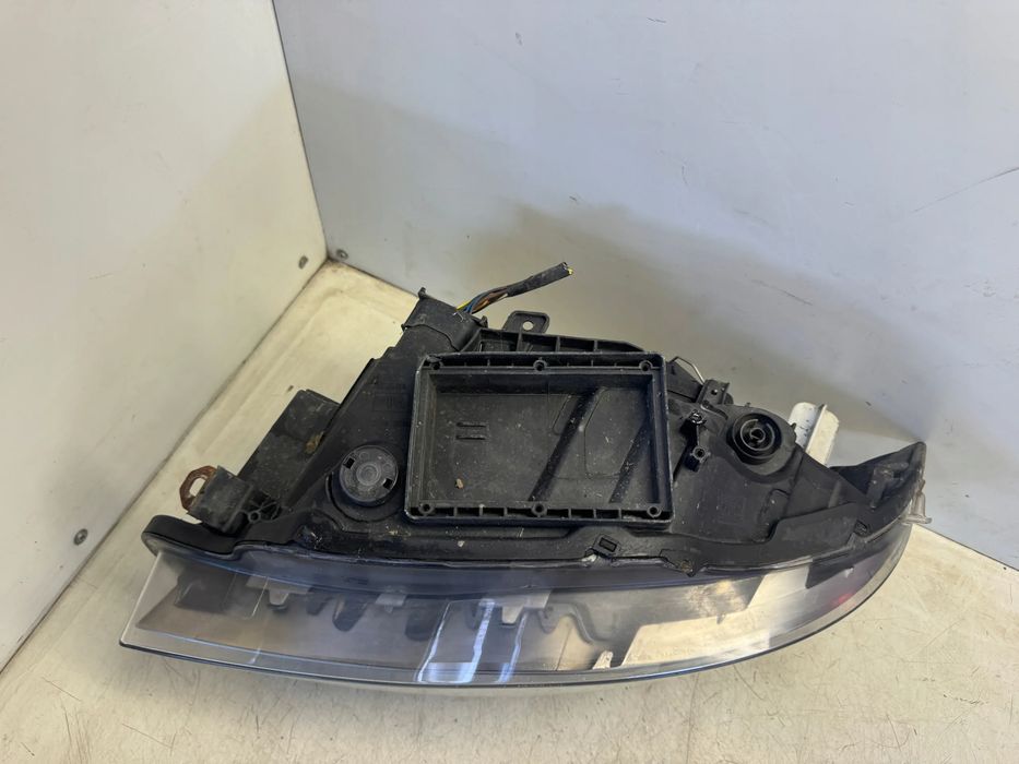 BMW 1 E87 Lampa Prawy Przód 7249650