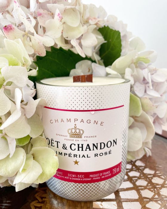 Velas feitas de garrafas de champanhe