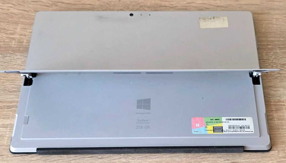 Microsoft Surface Pro 3, i7-4650U, 8 GB RAM, SSD 256 GB