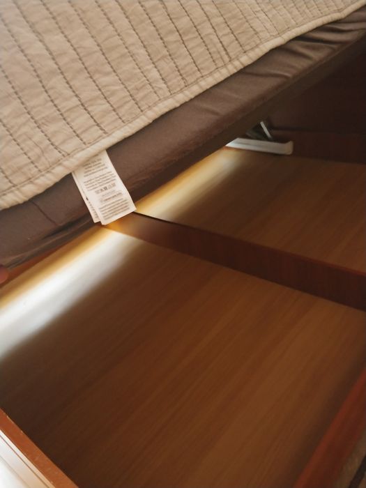 Łożko 160x200 materac na stelażu plus pawlacz na pościel