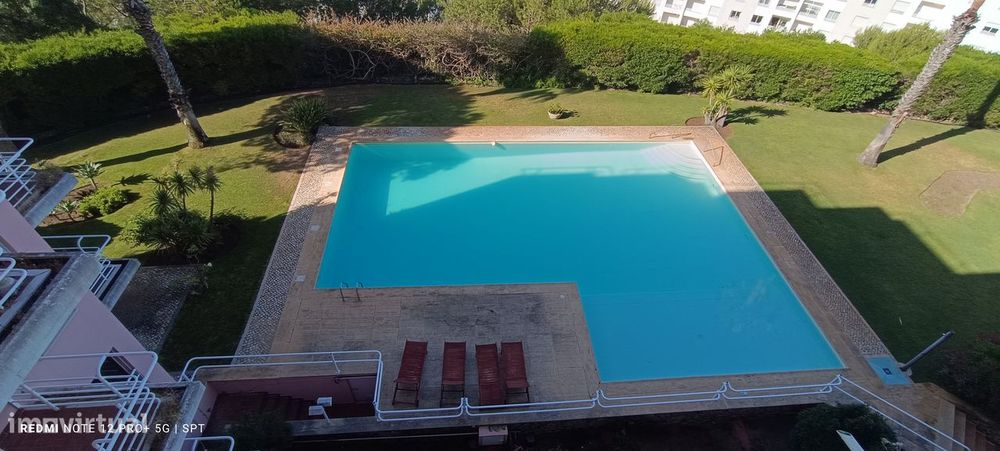 Apartamento/mobilado T2 com 3 casas de banho e piscina