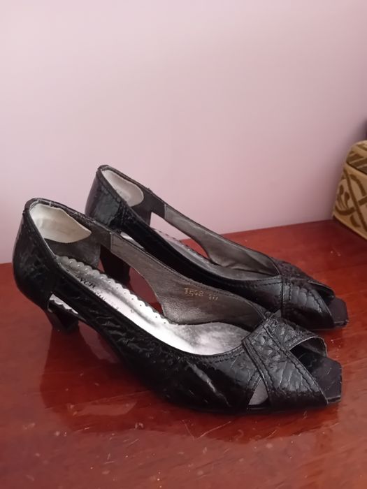 Odkryte letnie czółenka