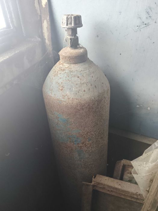 Продам кисневий балон
