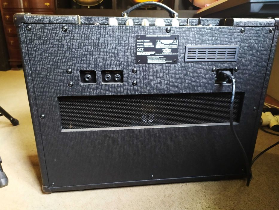 Amplificador a Válvulas Vox AC30