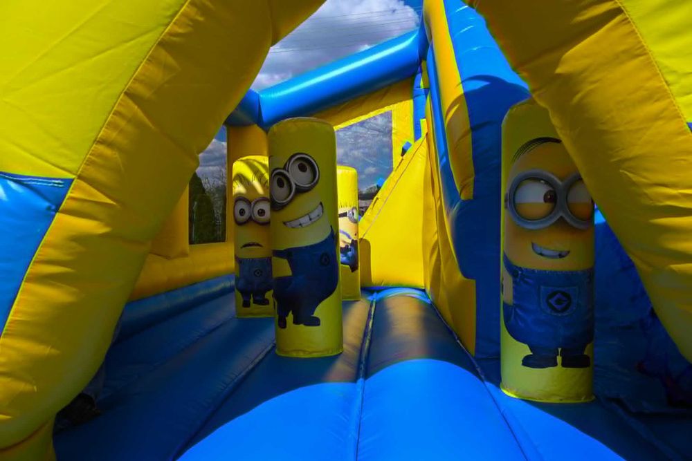 Wynajem Dmuchańców Duża Zjażdżalnia + Minionki