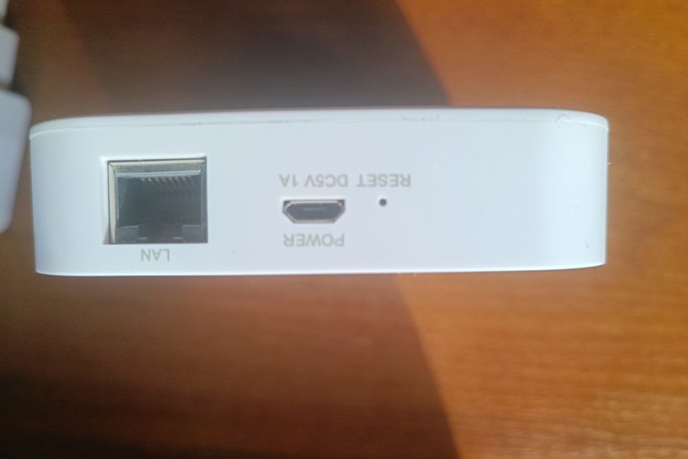 Bramka Lidl silvercrest zigbee LAN i 3 żarówki led z czego 2 nowe.