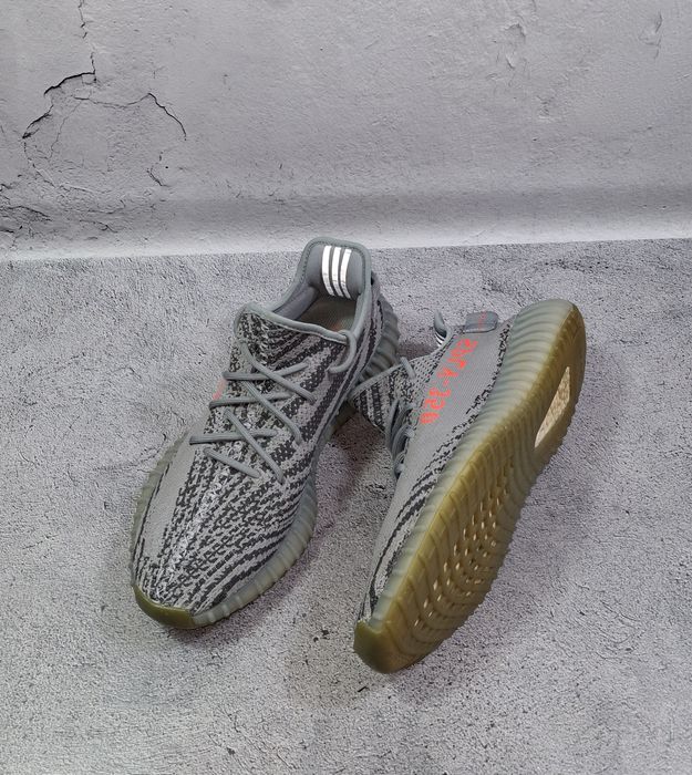 Кроссовки Adidas Yeezy Boost 350V2 Beluga спортивные 700 500