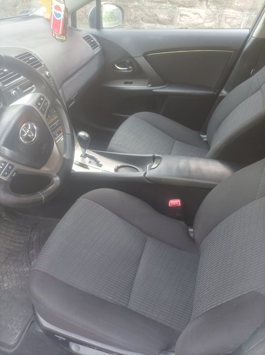 Toyota Avensis benzyna