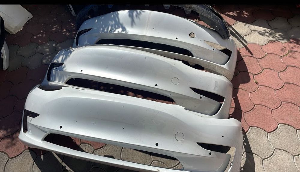 В наявності різні стани і кольори! Бампер Tesla 3 та Y передній та задній