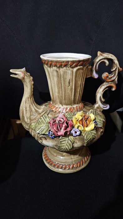 Jarro único muito antigo