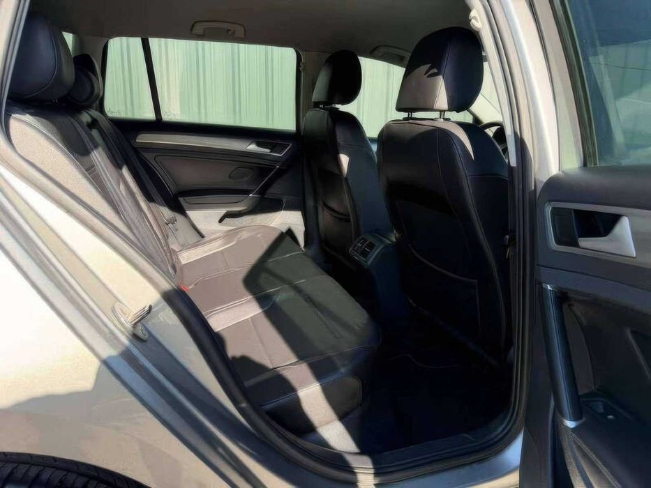 Volkswagen Golf SportWagen SE      2015