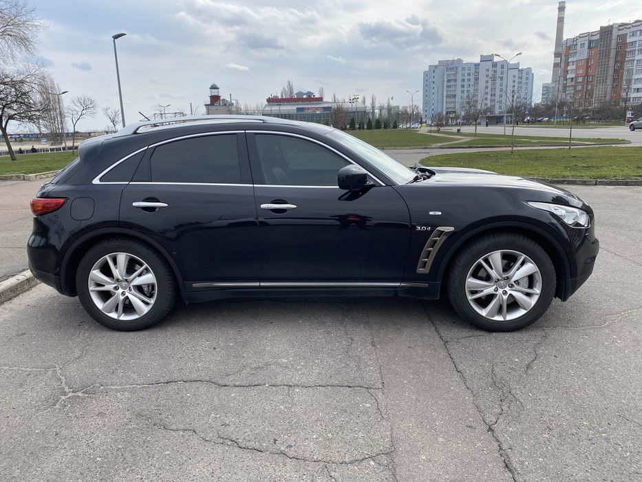 Infiniti QX70D +Webasto офіційна