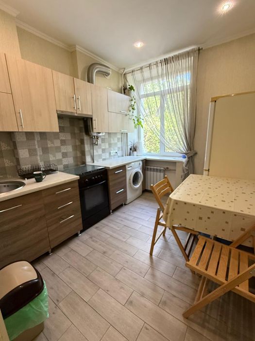 Продаю 2х комнатную квартиру в Центре. Улица Декабристов.