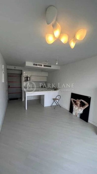 1 кімнатна  (євродвушка) на просп. Володимира Івасюка 9а