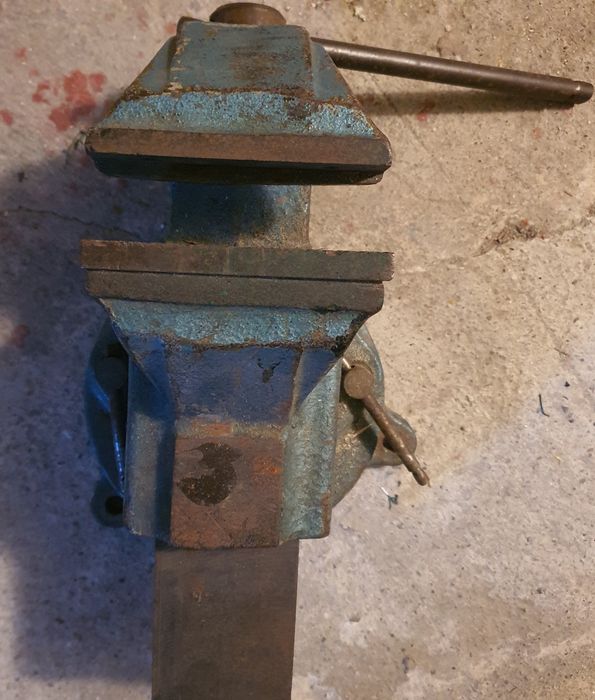 Imadło stołowe ślusarkie 130 mm