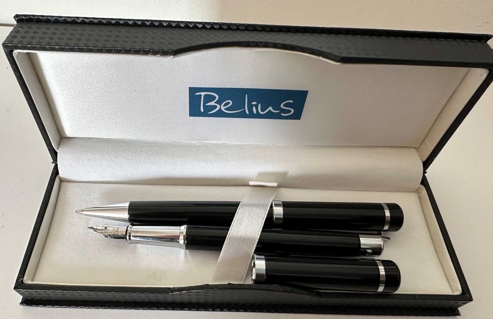 Conjunto de canetas Belius.