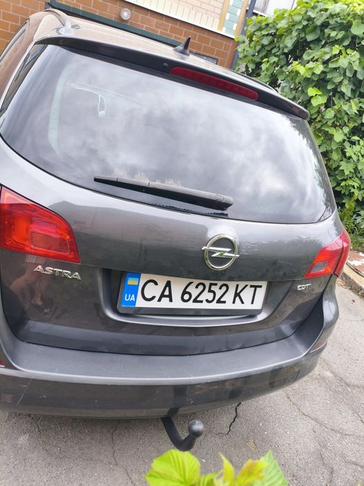 Продам opel astra j cdti SPORTS TOURER