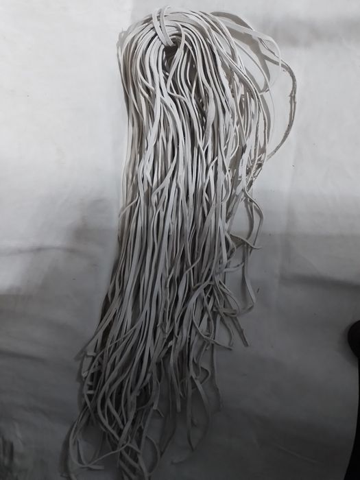 Зшивка з сиром"ятної шкіри