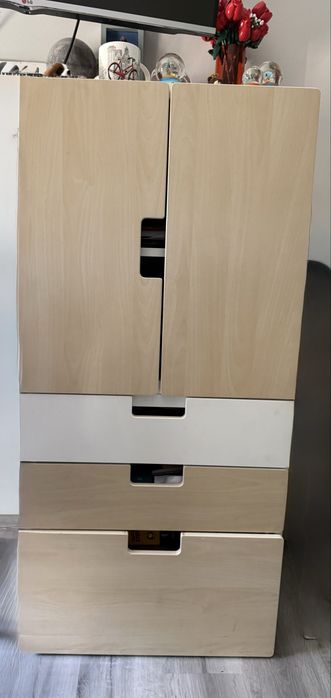 Armário de arrumação para livros e materiais