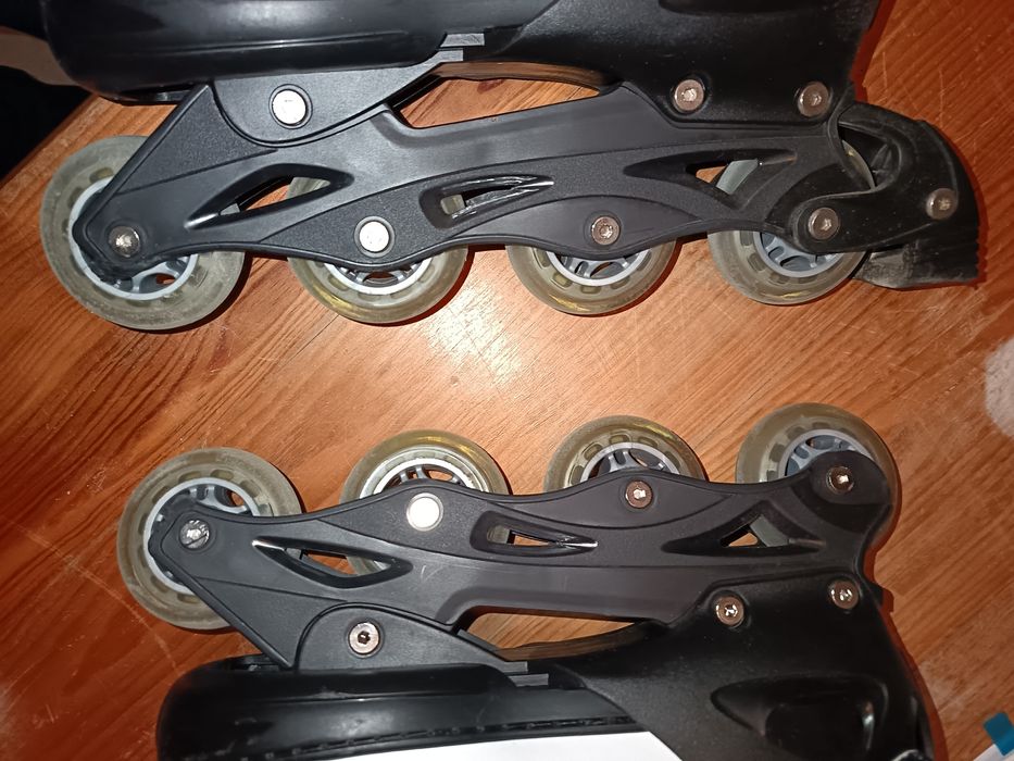 Patins em linha azul