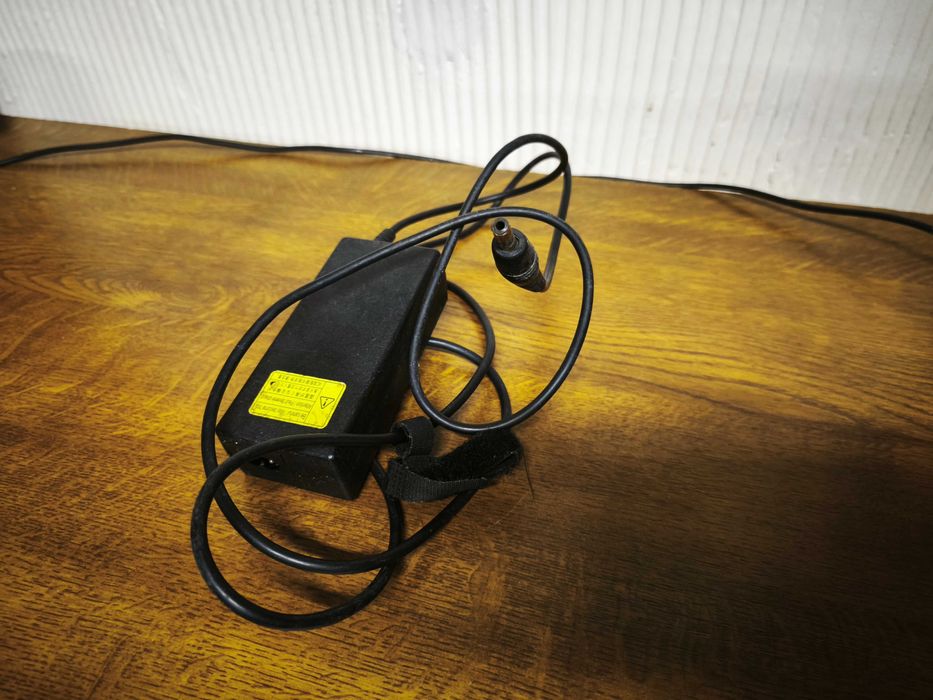 Zasilacz Toshiba PA3714-1ACAU