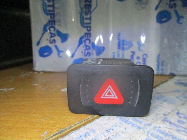 Botão / interruptor 4 piscas VOLKSWAGEN Bora (1J2)