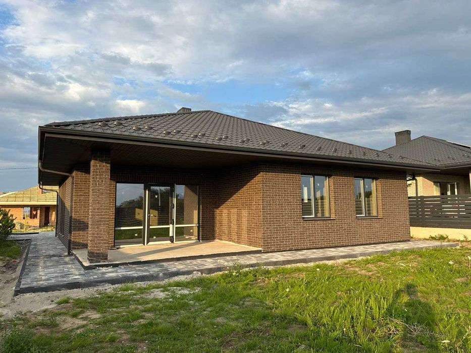 Сучасний Будинок в Обарові з власною ділянкою 7 сот.