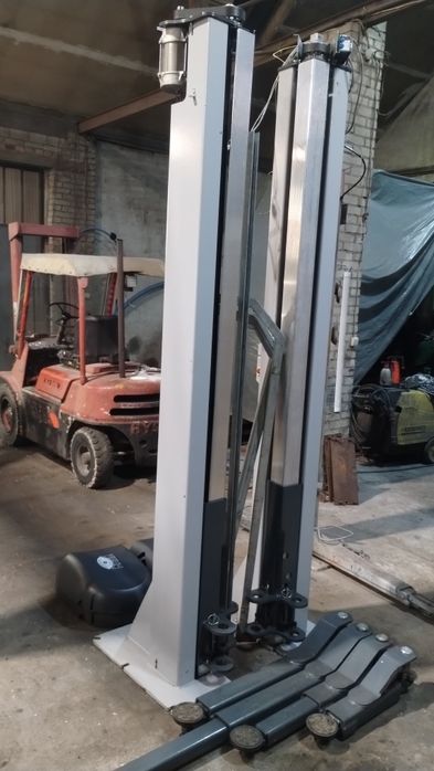 Podnośnik dwukolumnowy MAHA ECON3 3t kolumnowy warsztatowy samochodowy