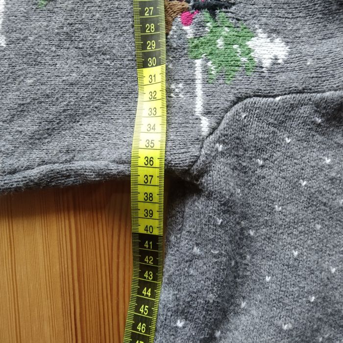 Szary zimowy sweter dla dziewczynki 128