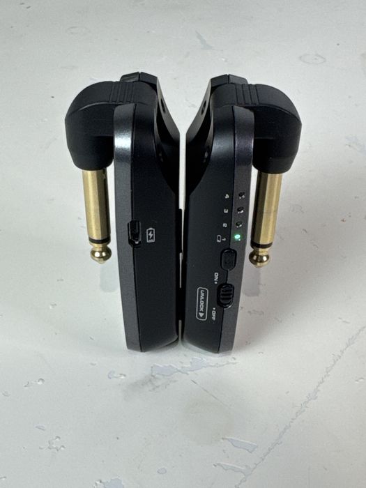 Nux B-2 PLUS wireless system Sistema sem fio para guitarra