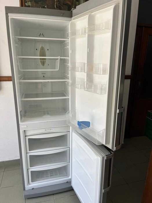 Frigorifico Combinado em excelente estado de conservação