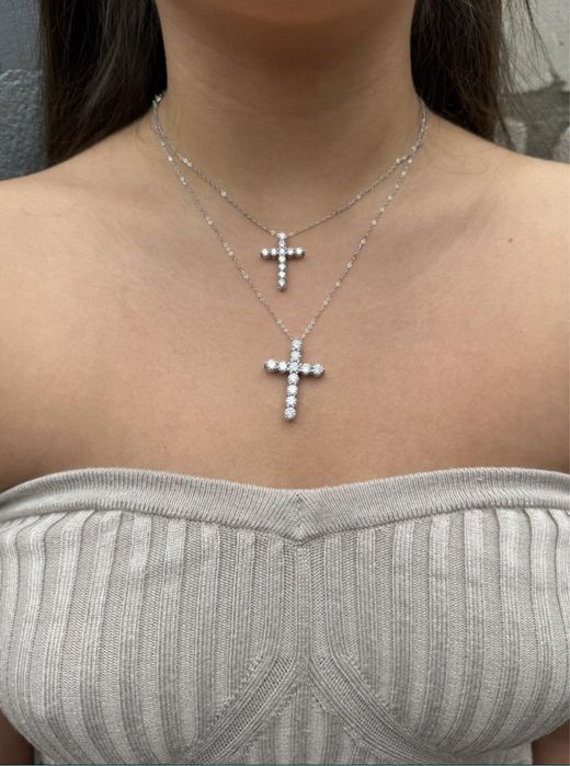 Хрестик із муассанітами 1.1 та 3.3 ct