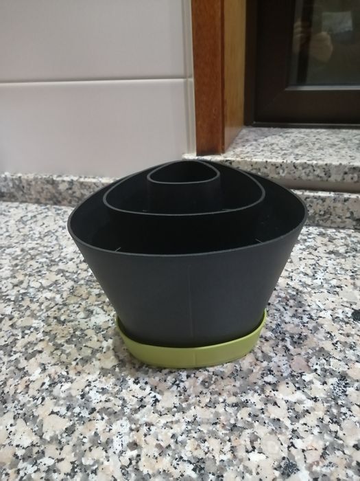 Various Second-hand Tupperware Items444055514964961283