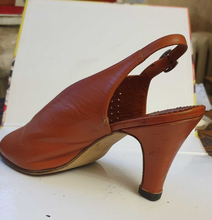 Шкіряні теракотові босоніжки р. 39 Вживані