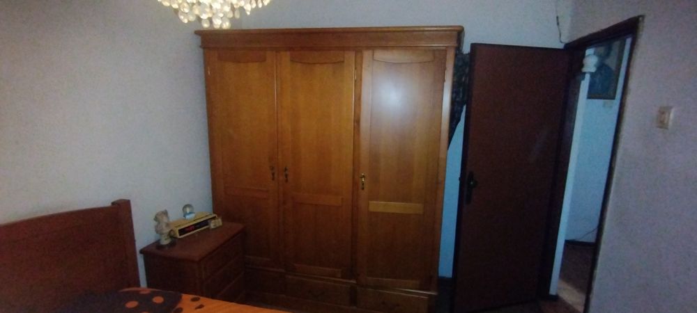 Mobília de quarto completa  em madeira
